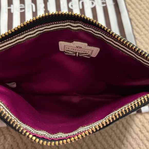 Henri Bendel black faux croc wristlet. With gold hardware. - Picture 6 of 6